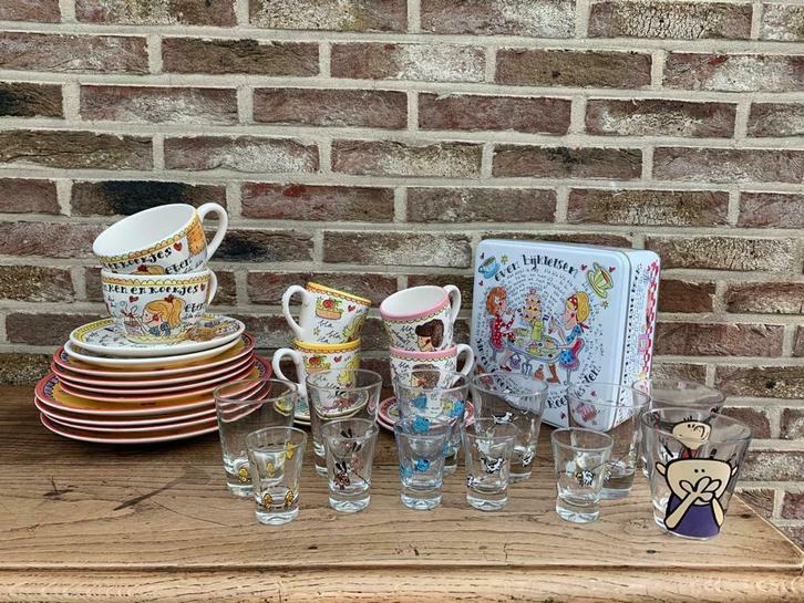 Tasses- assiettes - verres, Maison & Meubles, Cuisine | Vaisselle, Comme neuf, Verre ou Verres, Enlèvement ou Envoi