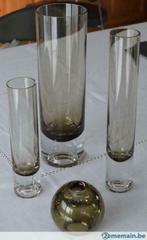 Lot de 4 magnifiques vases en verre fumé, Ophalen of Verzenden, Gebruikt, Glas