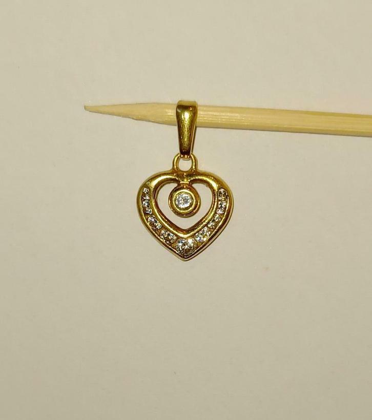 Zeldzaam 18 kt harthangertje met diamantjes, Handtassen en Accessoires, Kettinghangers, Nieuw, Goud, Goud, Hart, Met edelsteen