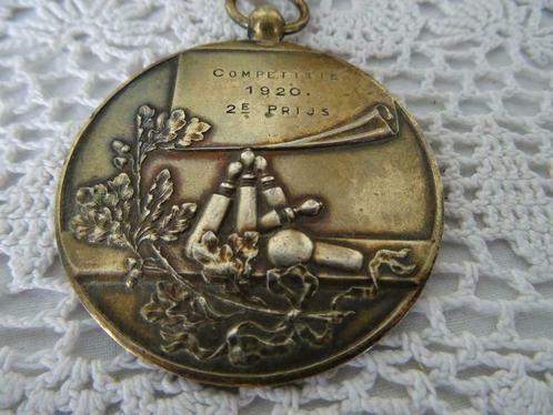 Médaille de quilles antique mëdaille joueur de quilles 1920, Antiquités & Art, Art | Sculptures & Bois, Enlèvement ou Envoi