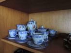 Vintage thee set in fijn keramiek wit blauw, Antiek en Kunst, Ophalen