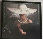 Diamant schilderij "Dame in zwarte jurk en witte hoed".