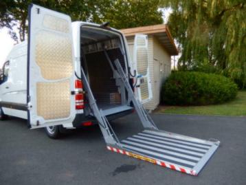 MERCEDES SPRINTER MET INGEBOUWDE VH-EASYLOADER MET 800 KG TI beschikbaar voor biedingen