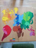 Wereldkaart geschilderd op hout, Ophalen