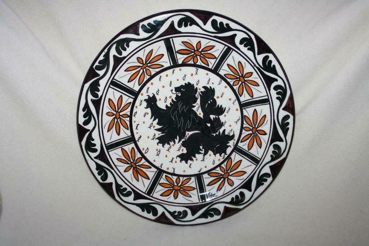 Gesigneerd groot sierbord (Keramische voorwerp), Antiek en Kunst, Curiosa en Brocante, Ophalen of Verzenden