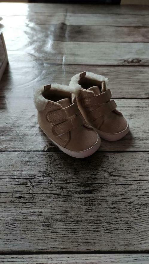 NIEUWE goudkleurige schoentjes 6-9 maanden, Kinderen en Baby's, Babykleding | Schoentjes en Sokjes, Nieuw, Meisje, Schoentjes