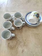 6 mokka kopjes met schotels, Huis en Inrichting, Keuken | Servies, Ophalen of Verzenden, Zo goed als nieuw, Porselein, Compleet servies