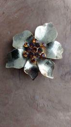 Antieke broche bloem, Handtassen en Accessoires, Broches, Ophalen of Verzenden, Zo goed als nieuw