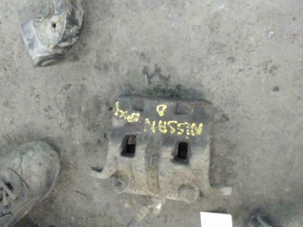 etrier  avant droit nissan navara 2010, Autos : Pièces & Accessoires, Freins & Transmission, Enlèvement ou Envoi, Nissan