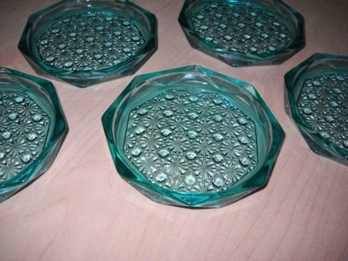 12 sous-verres en verre (2 séries différentes de 6 pièces), Huis en Inrichting, Keuken | Servies, Gebruikt, Overige typen, Overige stijlen