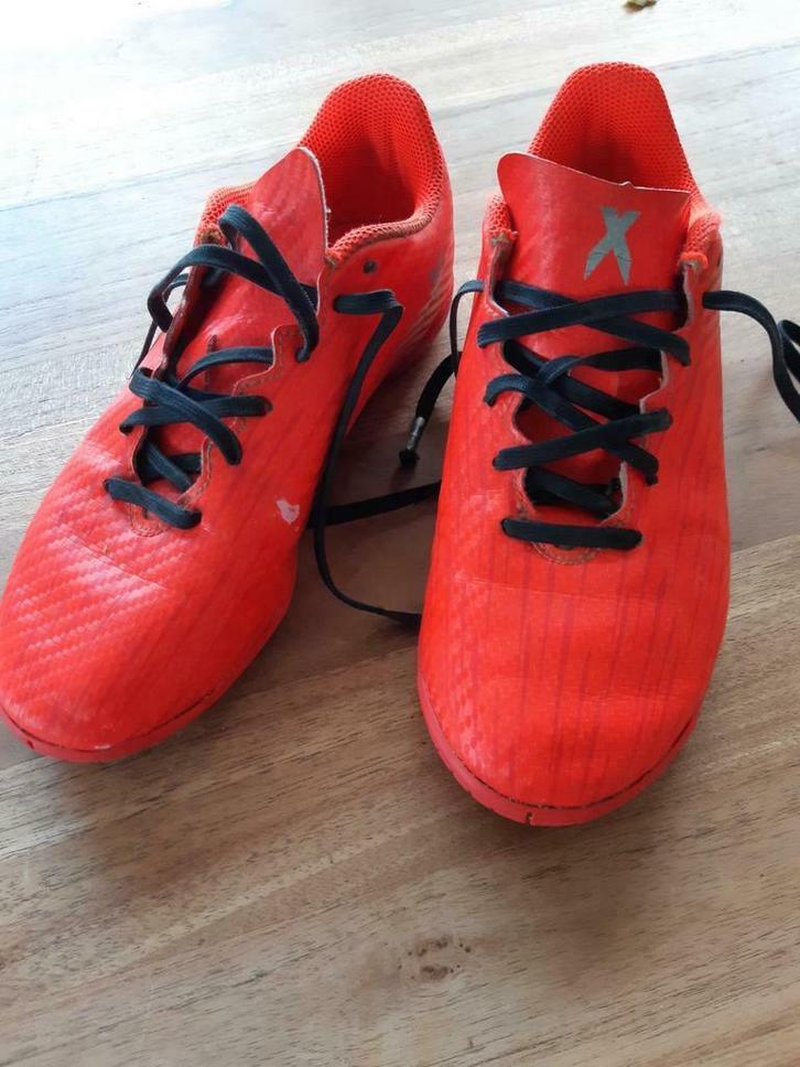 zaalvoetbalschoenen, maat 34, Adidas, Sport en Fitness, Voetbal, Gebruikt, Ophalen of Verzenden
