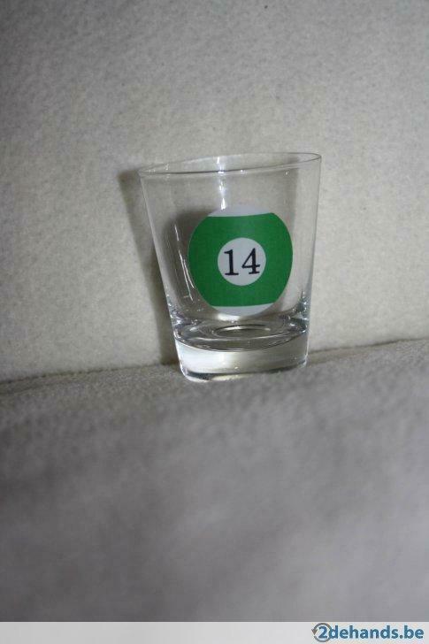 Glaasje met nummer 14, Huis en Inrichting, Keuken | Servies, Gebruikt, Glas of Glazen, Ophalen of Verzenden