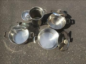 Set van 4 potten inclusief aspergekoker beschikbaar voor biedingen