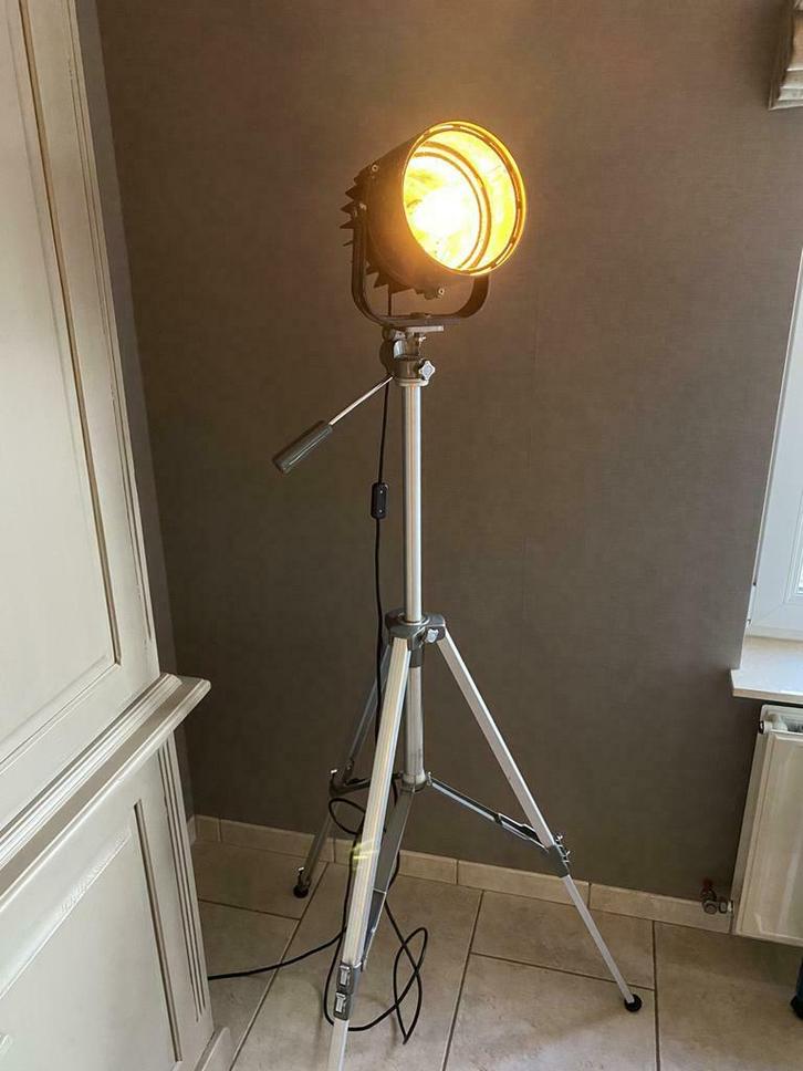 Theaterlamp op statief - Theaterspot tripod, Huis en Inrichting, Lampen | Vloerlampen, Ophalen