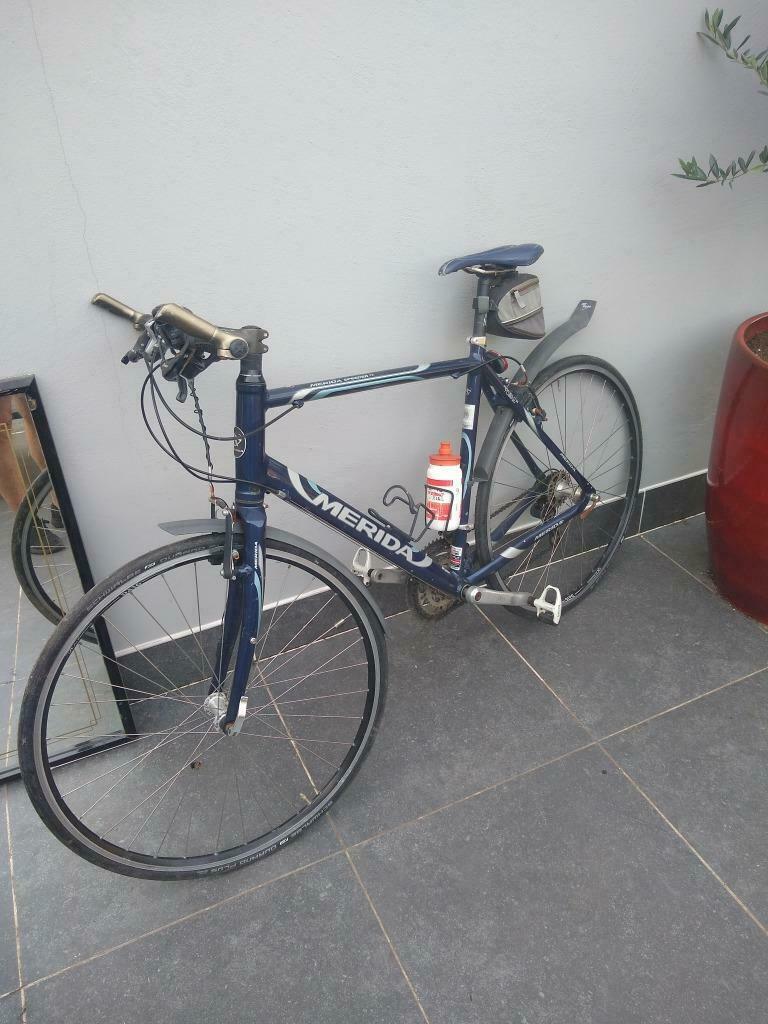 ② Merida Speeder Fitness fiets — Vélos | Hommes | Vélos de sport \u0026 Vélo de  randonnée — 2ememain