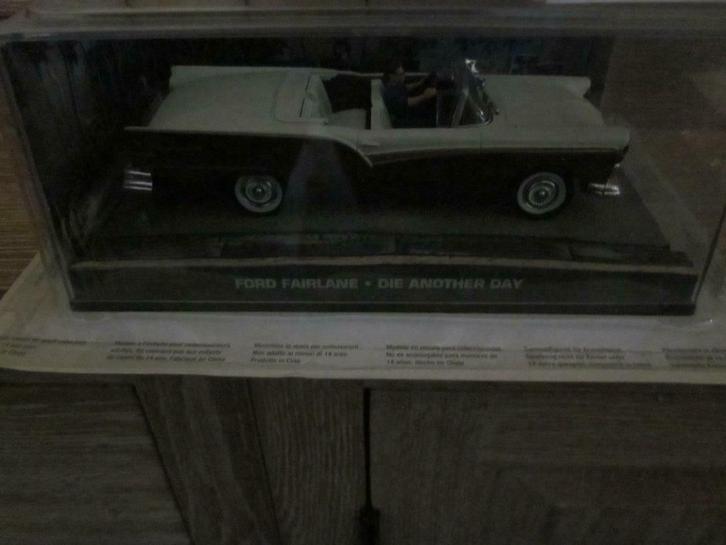 Miniatuur auto - JAMES BOND - FORD FAIRLANE - Die another da, Hobby en Vrije tijd, Modelauto's | Overige schalen, Nieuw, Auto