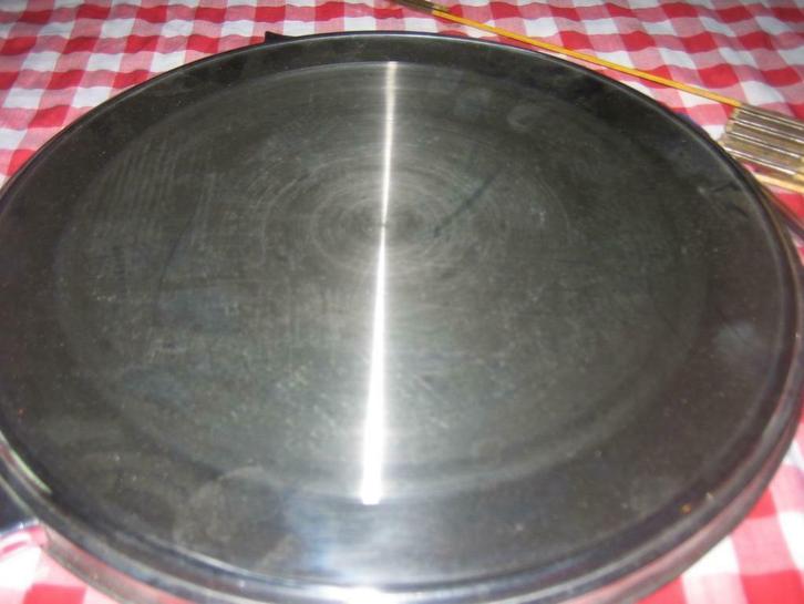 Vintage draaibare taartschotel "SUS-INOX", laag model, Antiquités & Art, Antiquités | Plateaux, Enlèvement