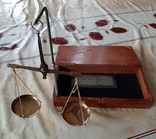 Oude weegschaal - trebuchet - met gewicht., Antiek en Kunst, Curiosa en Brocante, Ophalen of Verzenden