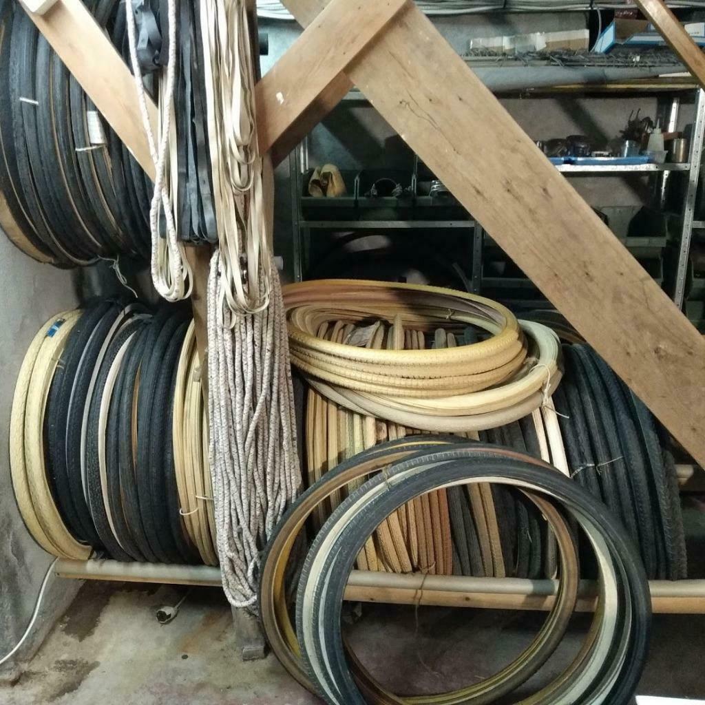 ② fietsbanden voor vintage, retro of oldtimer fiets — Overige Fietsen en  Brommers — 2dehands