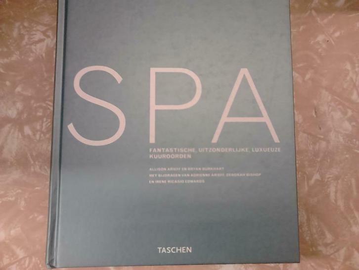Spa--Taschen, Boeken, Hobby en Vrije tijd, Gelezen, Ophalen of Verzenden