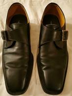 Chaussure en cuir à boucle