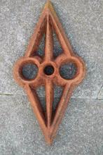 Gietijzeren anker, sierlijke gietijzeren trekstang (nooit ge, Diensten en Vakmensen, Gevelrenovatie en Voegers, Gevelrenovatie