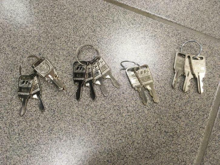 Clé d’origine séries B ou C HONDA SS50, CD50, C50, DAX50, Motos, Pièces | Honda, Neuf, Enlèvement ou Envoi