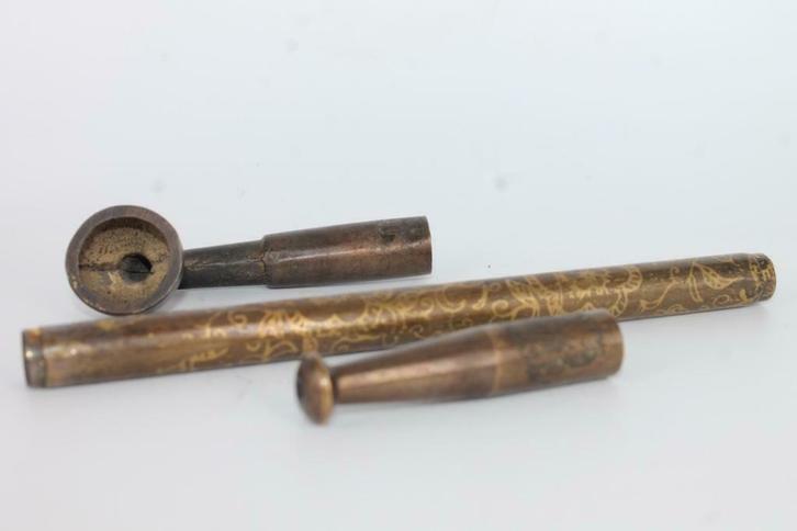 Pipe ancienne en bronze à identifier, Antiquités & Art, Art | Art non-occidental, Enlèvement ou Envoi