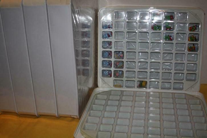 5 grote sorteerdozen Kindersurprise ( totaal 600 vakken ), Verzamelen, Verrassingseieren, Gebruikt, Overige typen, Ophalen of Verzenden