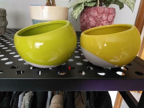 Bloempotten in 2 kleuren groen / wit & geel/ wit, Tuin en Terras, Bloempotten, Nieuw, Binnen, Balkon, Minder dan 40 cm, Minder dan 25 cm