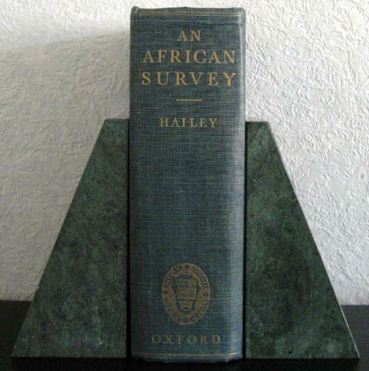 An African Survey 1938 Hailey HC Studie over Afrika R6526, Antiek en Kunst, Antiek | Boeken en Manuscripten, Ophalen of Verzenden