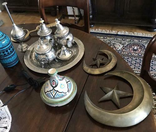 Service à thé arabe  et accessoires (lampe, symboles, ...), Maison & Meubles, Cuisine | Ustensiles de cuisine, Utilisé