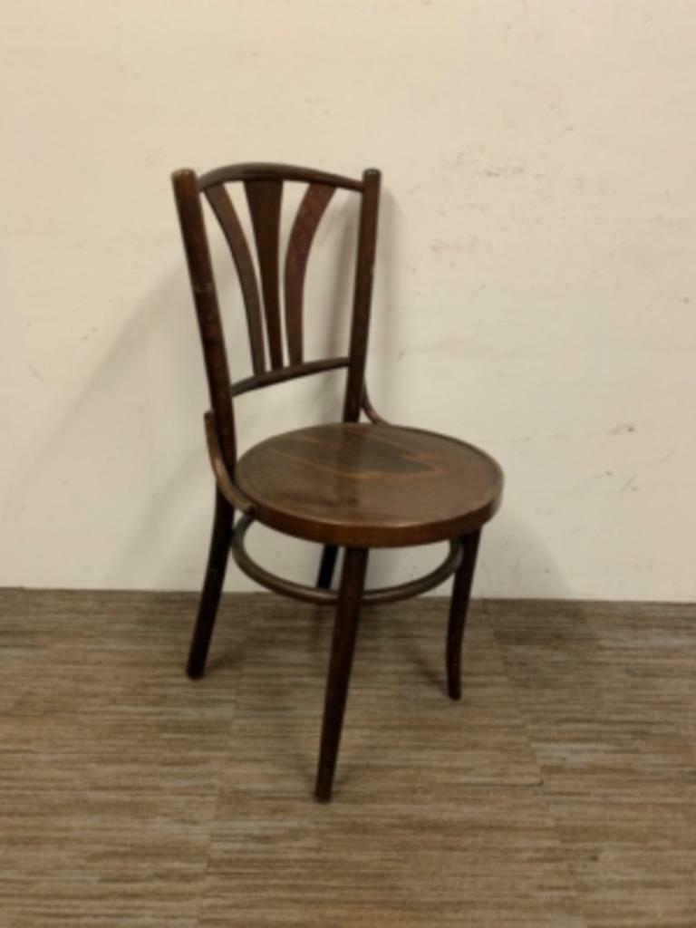 werkloosheid achterstalligheid woonadres ② 36 thonet model cafe horeca bistro stoelen geheel hout bruin — Stoelen —  2dehands