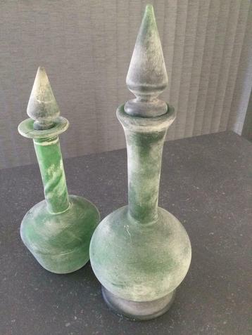 Mooie decoratieve kruiken in glas. beschikbaar voor biedingen