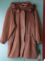 Veste femme avec capuche amovible. couleur brun rouille M40, Brun, Taille 38/40 (M), Porté, Enlèvement ou Envoi