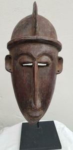 masque en bois    hauteur 31cm   largeur 15 cm 550 gr, Enlèvement ou Envoi