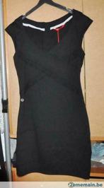ESPRIT petite robe noire t.S, neuve avec étiquette 49,95e, Vêtements | Femmes, Taille 36 (S), Noir, Esprit, Enlèvement ou Envoi