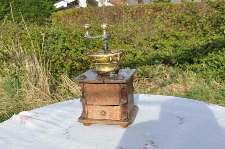 §  ancien moulin a café manuel bois et cuivre, Antiquités & Art, Antiquités | Ustensiles de cuisine, Enlèvement ou Envoi