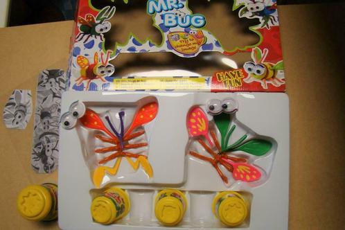 kid’s dough mr bug + 4 mallen klei bloempjes voor je insect, Kinderen en Baby's, Speelgoed | Educatief en Creatief, Zo goed als nieuw