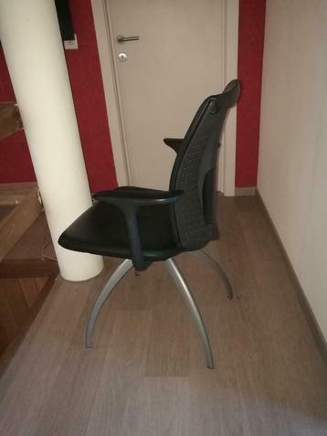 Hag 05 ergo bezoekers stoel leder  beschikbaar voor biedingen