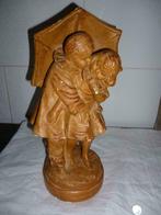 Statue en plâtre garçon et fille sous parapluie vintage, Enlèvement ou Envoi