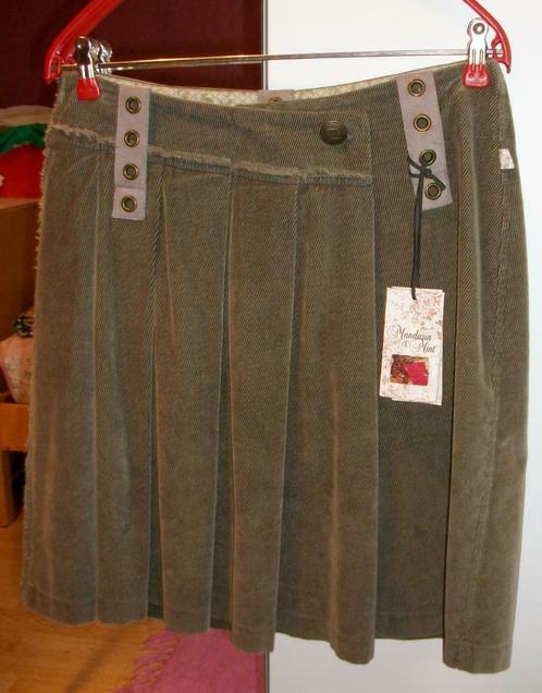 Te koop: NIEUW!!Mooie fluwele, kaki rok van "Mandarin", 38, Kleding | Dames, Rokken, Nieuw, Maat 38/40 (M), Groen, Boven de knie