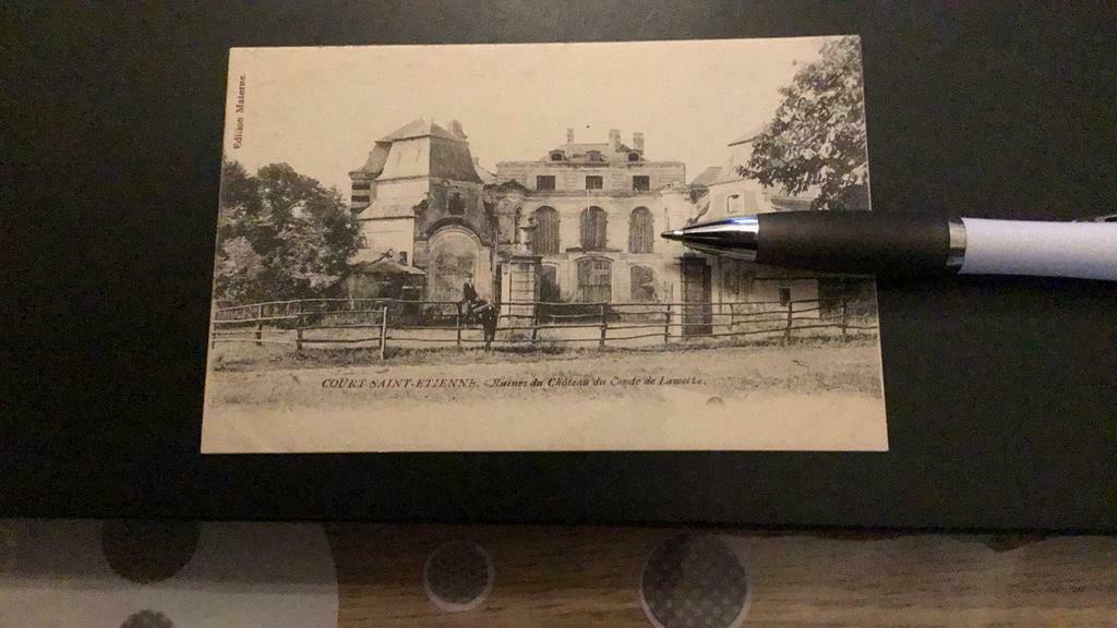 Court Saint Étienne ruines du Château, Avant 1920, Non affranchie
