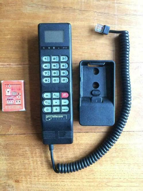 PTT Telecom jaren 80 autotelefoon D-SCN2276A mobiel telefoon