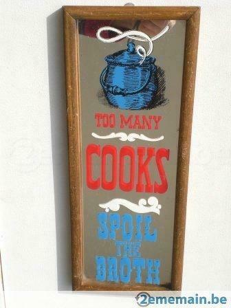 Gedecoreerde spiegel "Too Many Cooks, bederven de bouillon", Huis en Inrichting, Woonaccessoires | Wanddecoraties, Nieuw, Ophalen