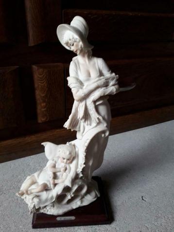 Porselein beschikbaar voor biedingen