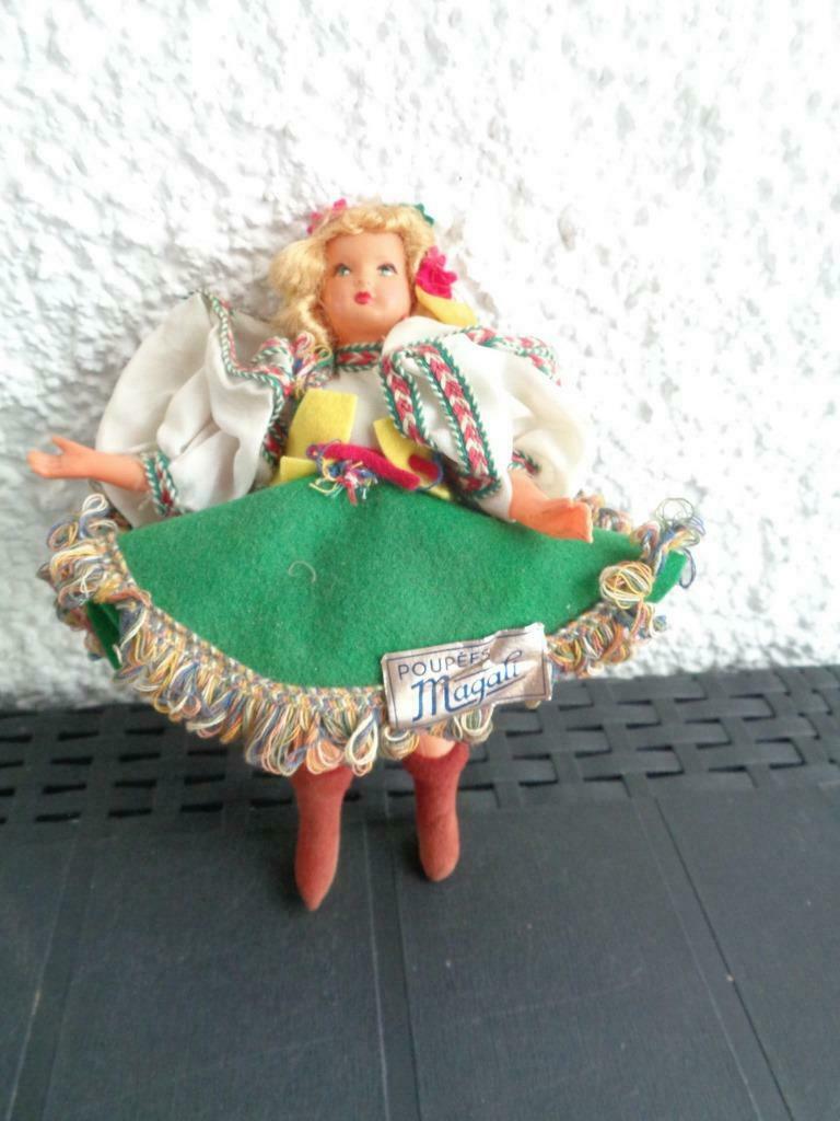 Ancienne poupée folklorique. "Magali", Collections, Enlèvement ou Envoi, Utilisé, Poupée