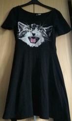 Zwarte jurk met kat H&M S, Kleding | Dames, Jurken, Knielengte, H&M, Ophalen of Verzenden, Zo goed als nieuw
