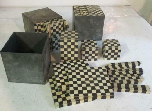antieke wiskunde objecten centimeters in zinken box, Antiek en Kunst, Curiosa en Brocante, Verzenden