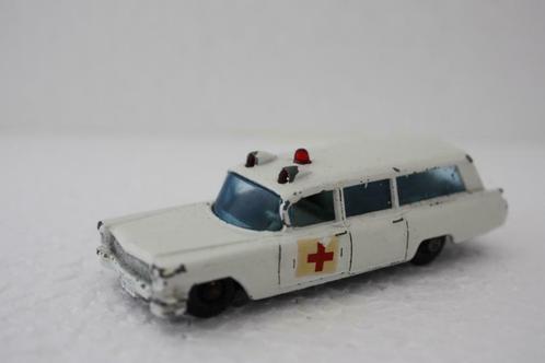 Matchbox Regular 54B S&S Cadillac Ambulance - 1965, Hobby & Loisirs créatifs, Voitures miniatures | Échelles Autre, Utilisé, Voiture